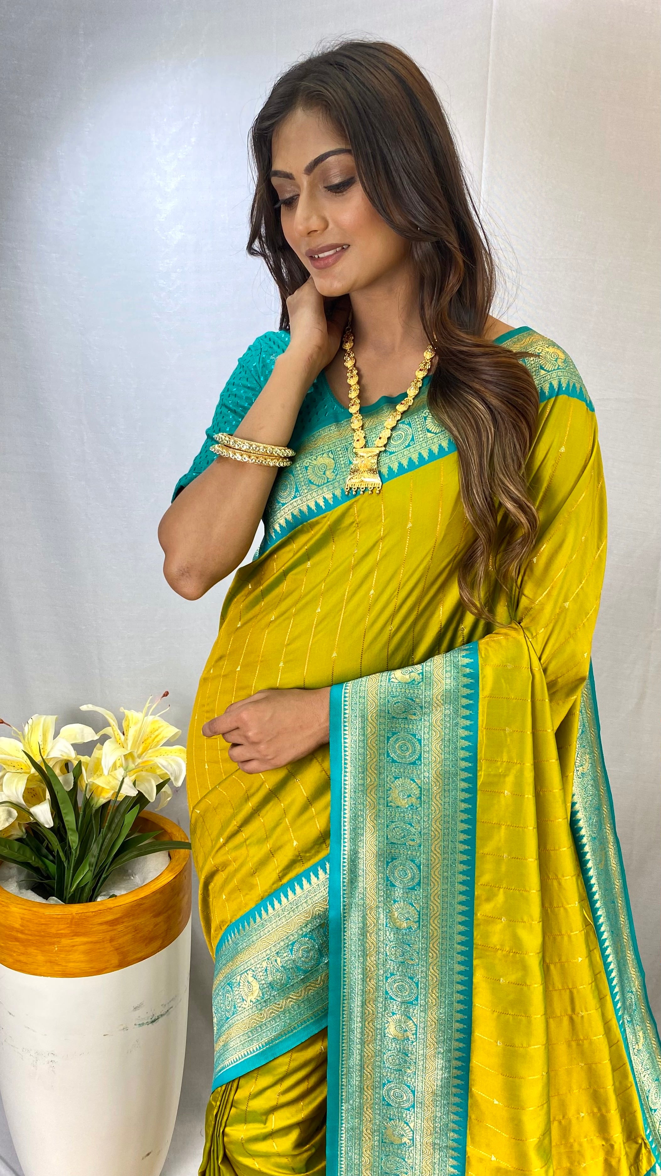 Dazzling Lemon Yellow Color Paithani Silk Saree with Kanchipuram Touch